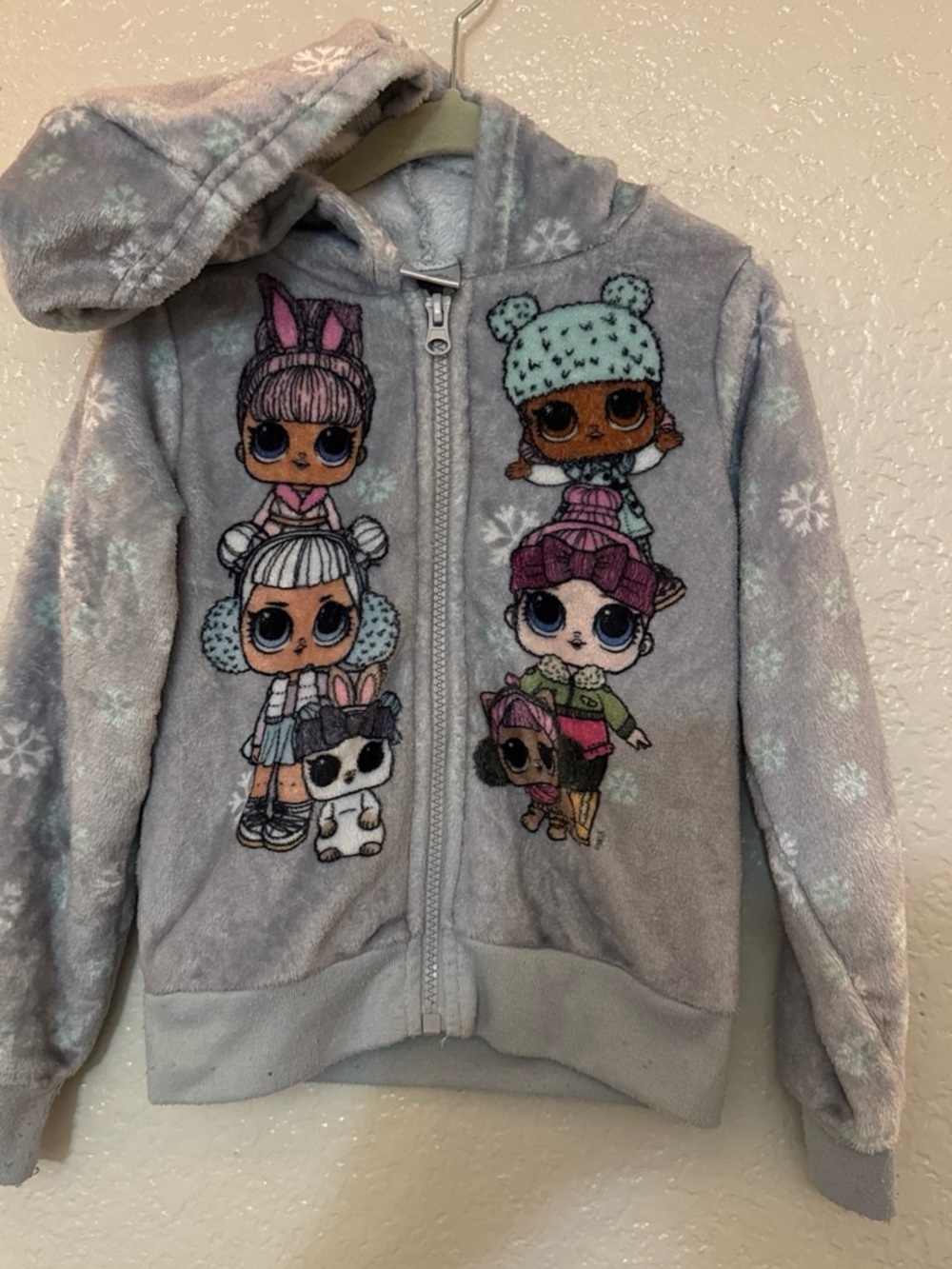 Girls' Gray Hooded Plush Zip-Up Top with Doll Graphics